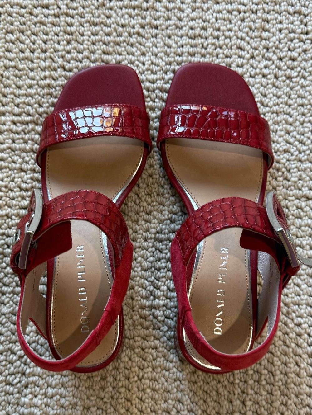 Donald J. Pliner VIXI red sandal, never worn, size 7